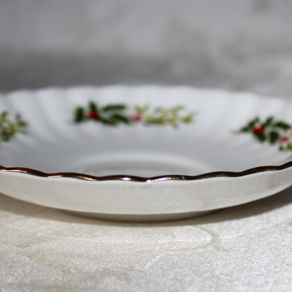 Royal Stafford Fine Bone China Saucer | Christmas Saucer | Holly & Berries - Picture 2 of 3